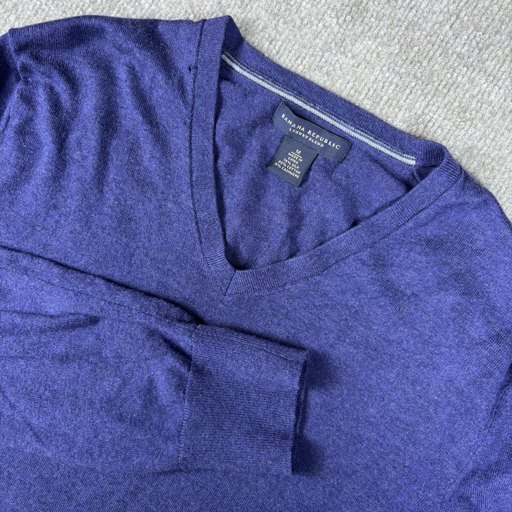 Banana Republic Luxury Blend Sweater Mens M Blue Silk Cashmere V Neck